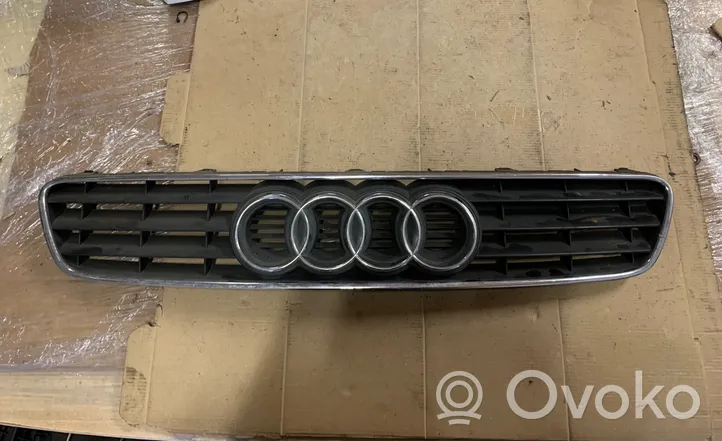 Audi A3 S3 8L Atrapa chłodnicy / Grill 8L0807683