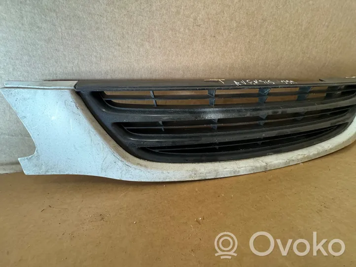 Toyota Avensis Verso Grille calandre supérieure de pare-chocs avant 5311105030