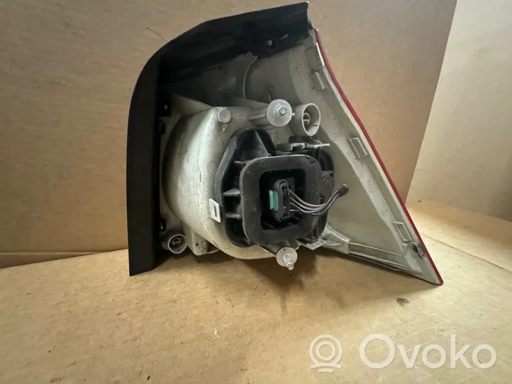 Volkswagen Golf V Lampa tylna 028490102