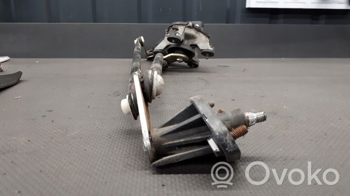 KIA Rio Mechanizm i silniczek wycieraczek szyby przedniej / czołowej 035217320