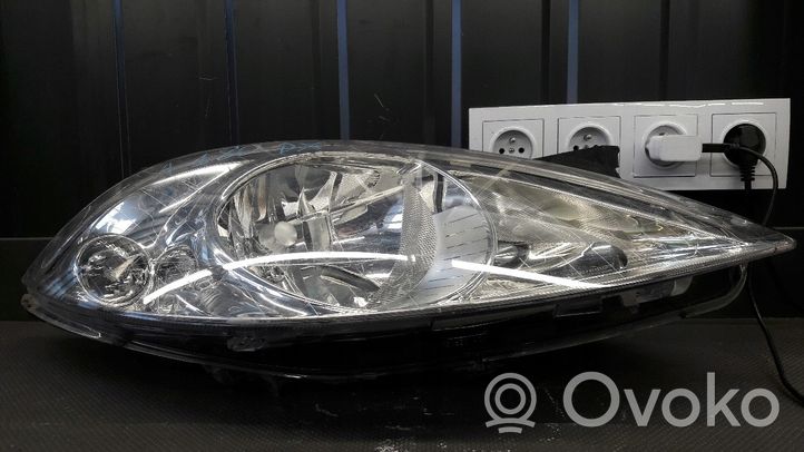 Mercedes-Benz A W169 Lampa przednia 0301197202