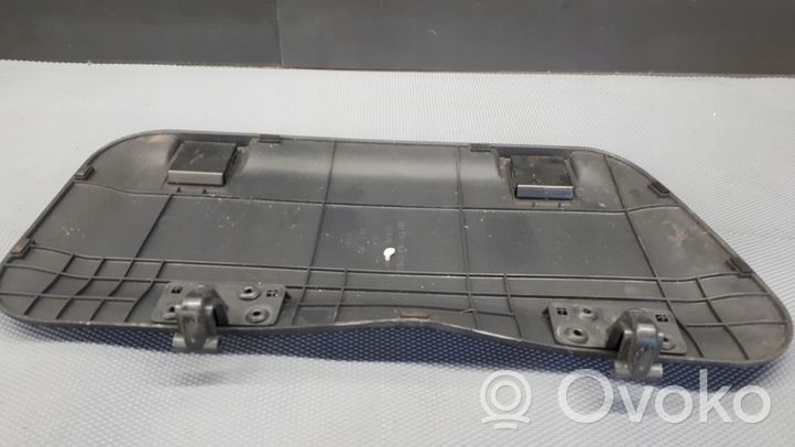 Mercedes-Benz ML W163 Kita bagažinės apdailos detalė A1637163380