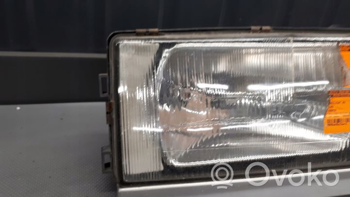 Volvo 740 Lampa przednia 1305239009