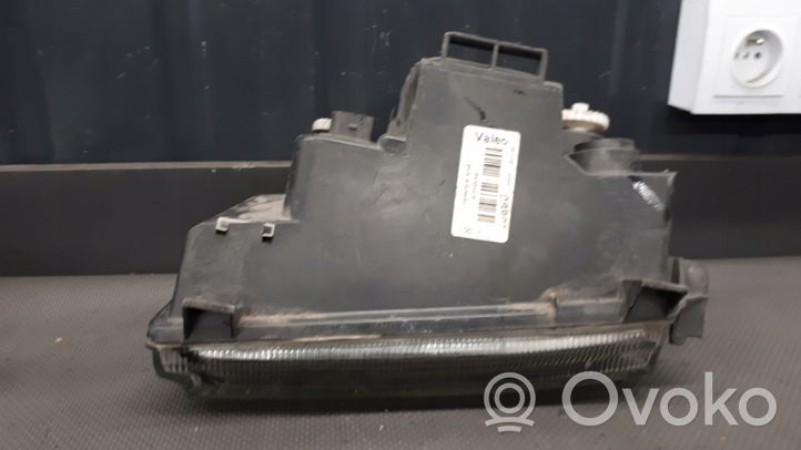 Seat Cordoba (6K) Lampa przednia 89304429