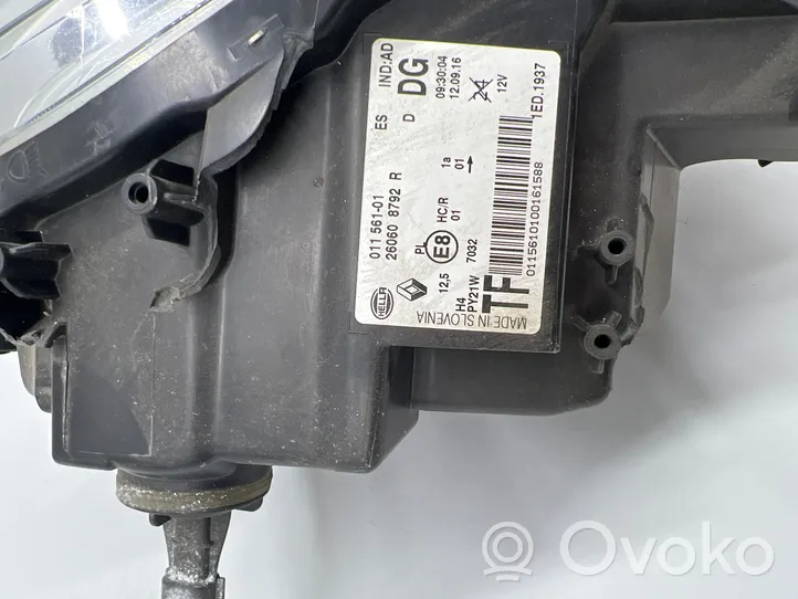 Renault Twingo III Lampa przednia 260608792R