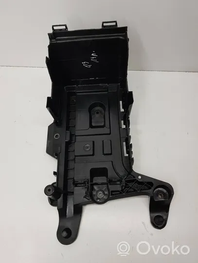 Audi Q3 8U Vassoio scatola della batteria 1K0915333