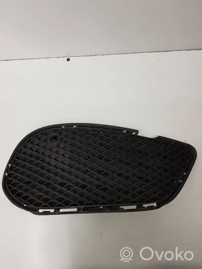 Mercedes-Benz C W205 Grille inférieure de pare-chocs avant A2058854123