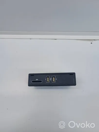 Mercedes-Benz C W205 Connettore plug in USB A2058200226