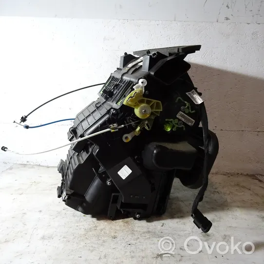 Dacia Sandero Sisälämmityksen ilmastoinnin korin kokoonpano 272709012R