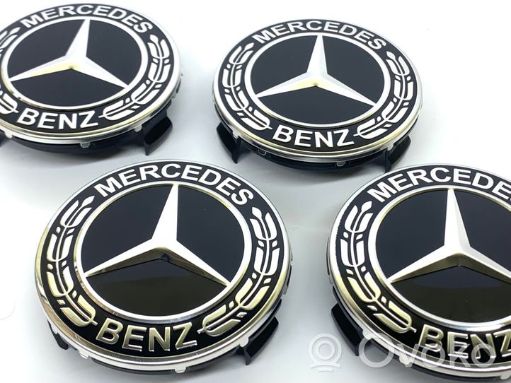 Mercedes-Benz C W204 Заводская крышка (крышки) от центрального отверстия колеса A1714000025