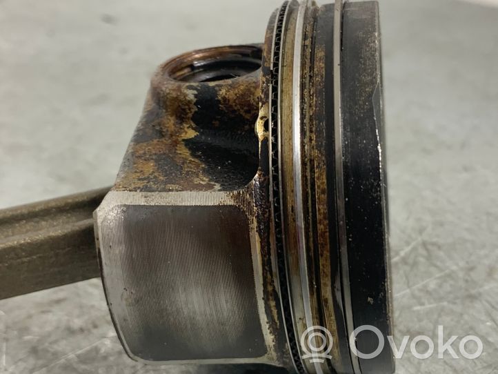 Volkswagen Jetta VI Piston 