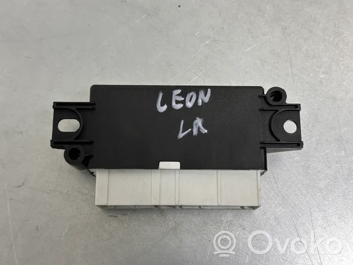 Seat Leon (5F) Pysäköintitutkan (PCD) ohjainlaite/moduuli 5Q0919294E