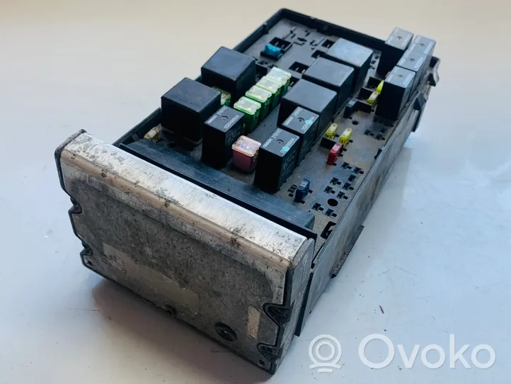 Chrysler Grand Voyager IV Module de fusibles 04869200AM