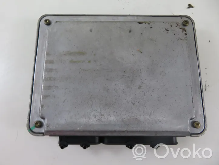 Volkswagen New Beetle Komputer / Sterownik ECU silnika 