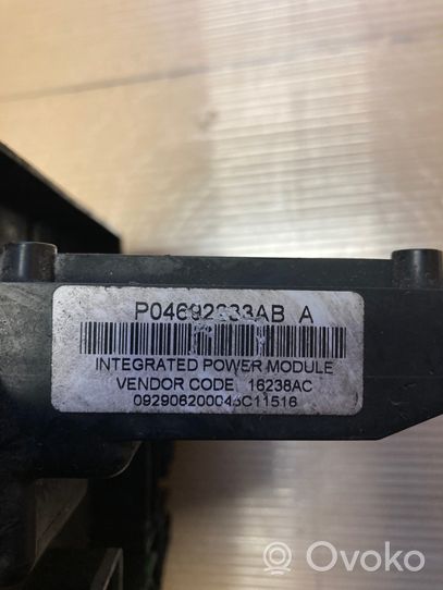 Chrysler 300 - 300C Drošinātāju bloks P04692833AB