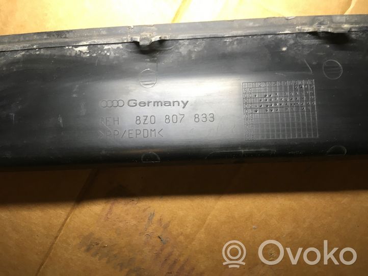 Audi A2 Modanatura della barra di rivestimento del paraurti anteriore 8Z0807833