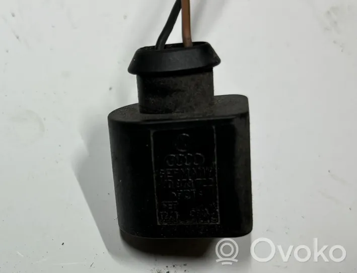 Skoda Octavia Mk3 (5E) Porte ampoule de feu arrière 18477102