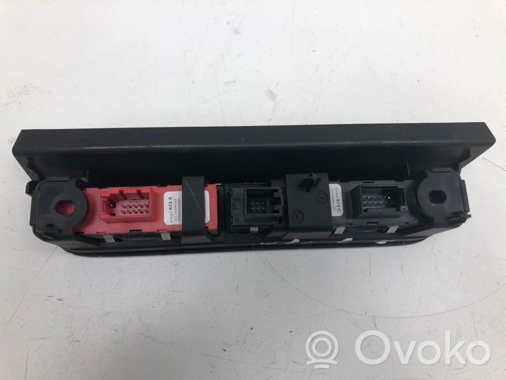 Audi Q3 8U Zestaw przełączników i przycisków 