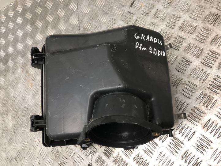 Mitsubishi Grandis Boîtier de filtre à air 0149003350