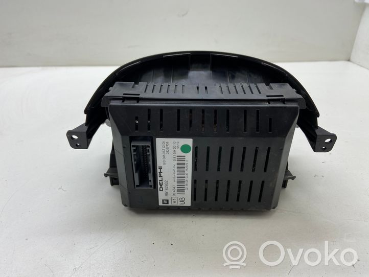 Opel Antara Monitori/näyttö/pieni näyttö 95182932