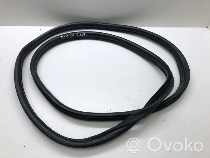 Ford Mondeo Mk III Rear door rubber seal (on body) 