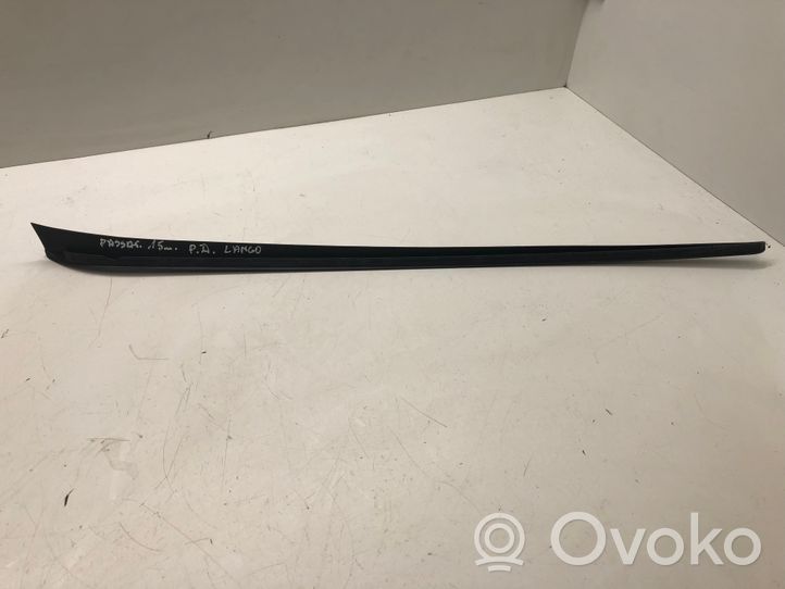 Volkswagen PASSAT B8 Windshield trim 3G0854328