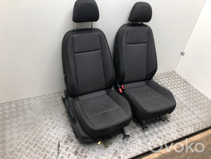 Volkswagen PASSAT B8 Juego interior 