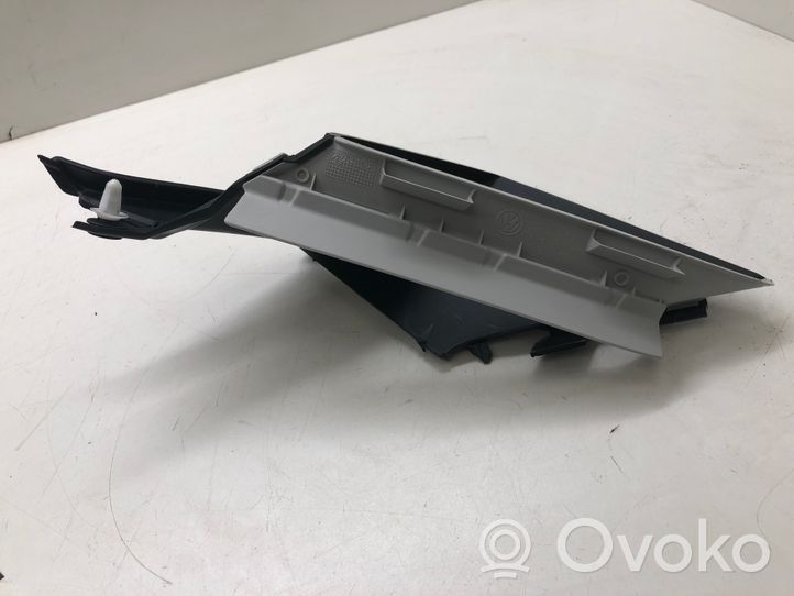 Volkswagen Golf VII Altro elemento di rivestimento sottoporta/montante 5G0868143B