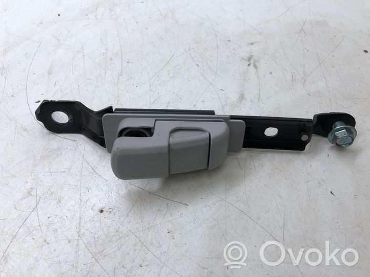 Mazda CX-7 Rail de réglage hauteur de ceinture de sécurité K8608