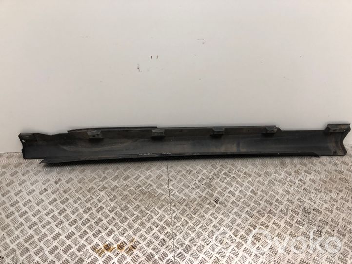 Ford Focus Side skirt front trim 