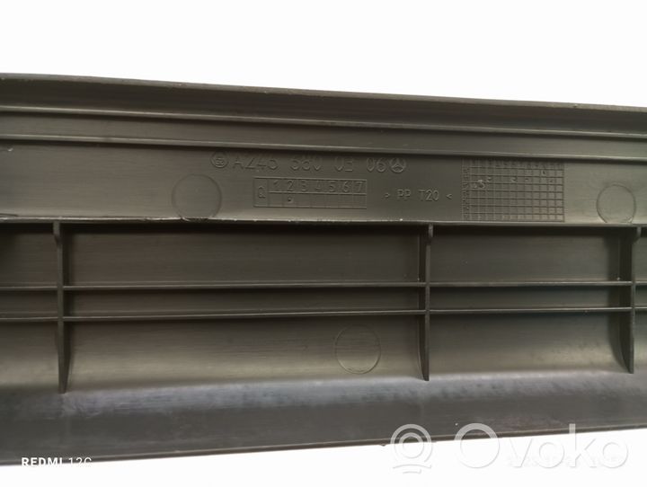 Mercedes-Benz B W246 W242 Etuoven kynnyksen suojalista 