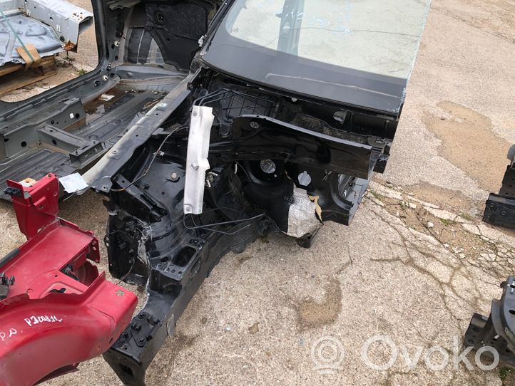 Audi Q3 8U Priekšējā ceturtdaļa mašīnas 