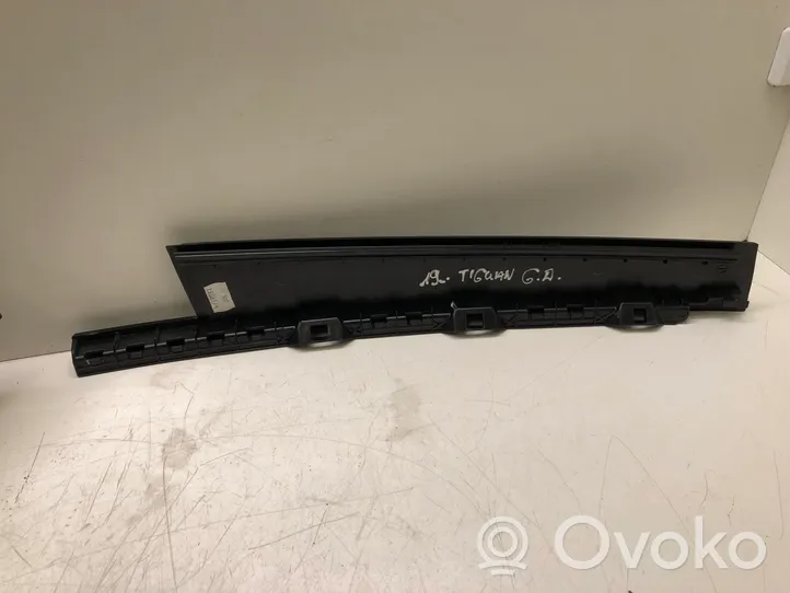 Volkswagen Tiguan Allspace Rivestimento modanatura del vetro della portiera posteriore 5NN839902A