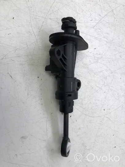 Volkswagen Golf VII Clutch master cylinder 5Q0721388G