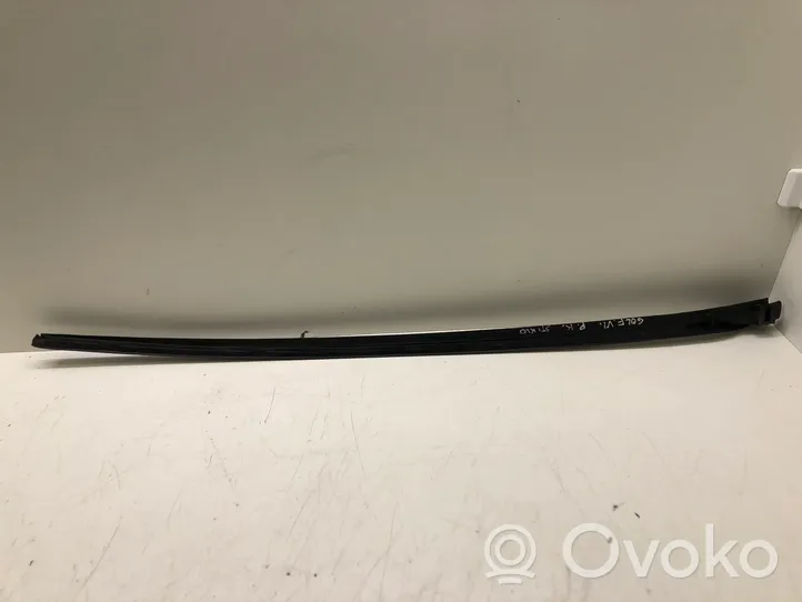 Volkswagen Golf VI Windshield trim 5K0854319