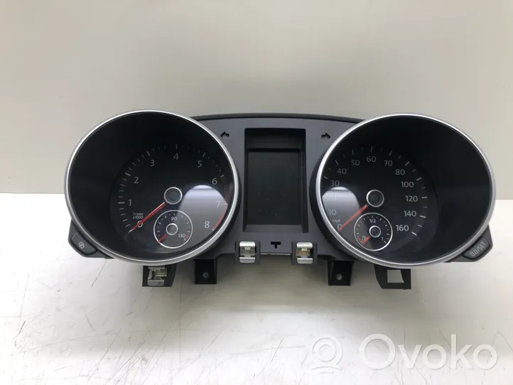 Volkswagen Golf VI Speedometer (instrument cluster) 5K0920971