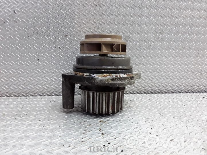 Audi A4 S4 B6 8E 8H Pompe de circulation d'eau 