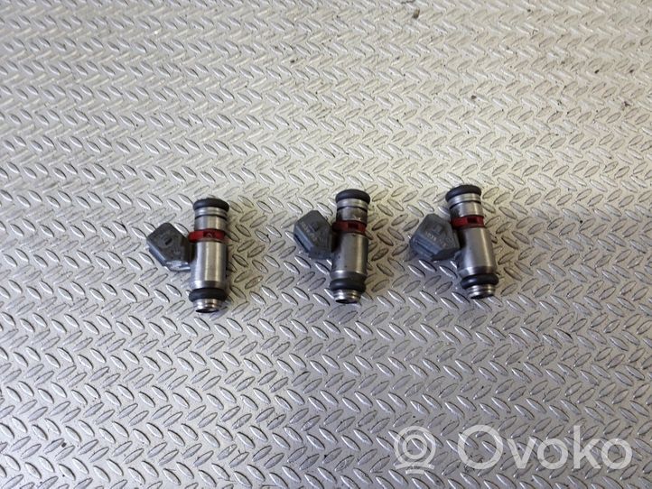 Volkswagen Golf IV Kit d'injecteurs de carburant 036031C