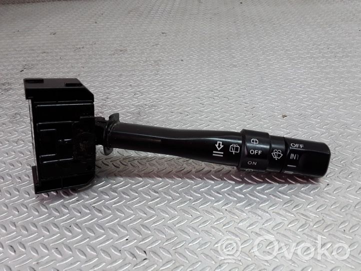 Honda CR-V Palanca de control del limpiaparabrisas M15888