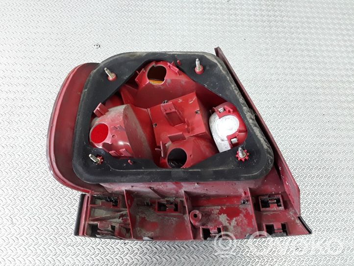 Audi A4 S4 B5 8D Luci posteriori 8D0945096