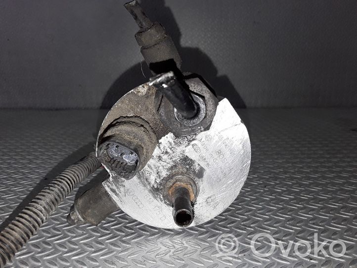 Audi A8 S8 D2 4D Otras piezas del freno 8E0614175D