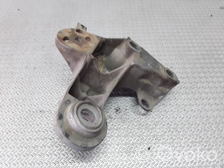 Audi A4 S4 B5 8D Soporte de montaje del motor (Usadas) 8D0199352H