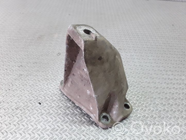 Audi A4 S4 B5 8D Soporte de montaje de la caja de cambios 8D0399113L