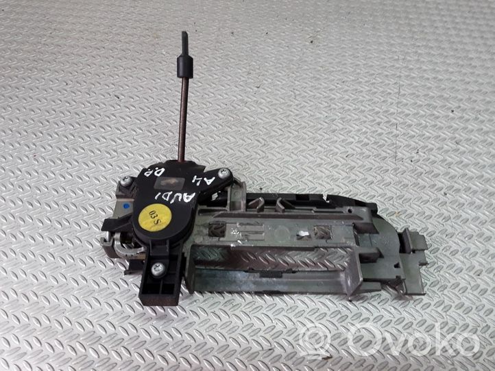 Audi A4 S4 B6 8E 8H Maniglia esterna/staffa portiera anteriore 8E2837886A