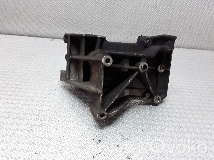 Peugeot 607 Support de compresseur de clim 96348179