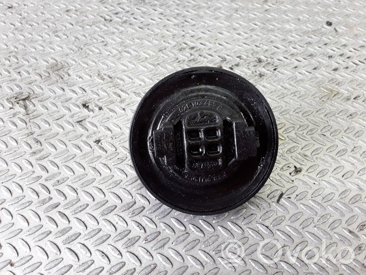Volkswagen PASSAT B5 Tapón del tubo de aceite 026103485A