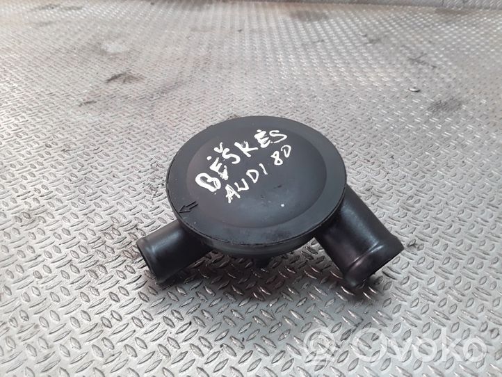 Audi 80 90 S2 B4 Sfiato/tubo di sfiato/tubo flessibile 028129101D