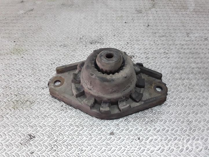 Nissan Primera Support d'amortisseur avant 55320BM400