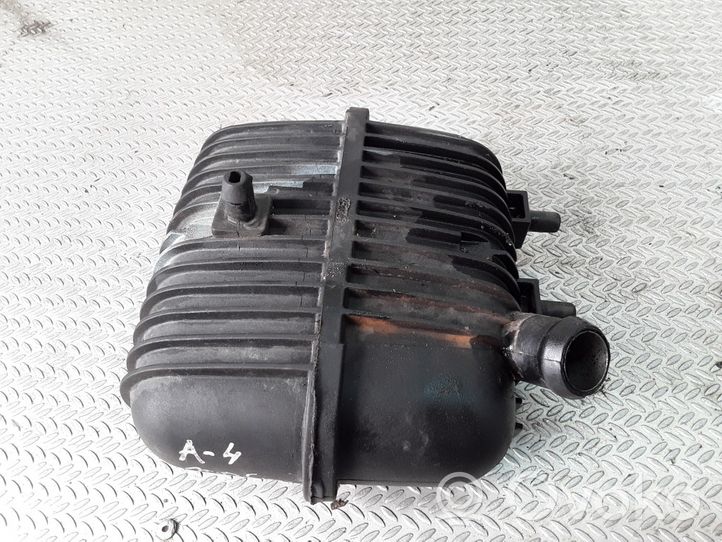 Audi A4 S4 B7 8E 8H Įsiurbimo rezonatorius 8E0129955