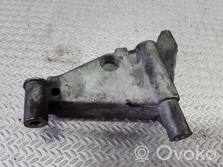 Mercedes-Benz E W210 Support de pompe de direction assistée R6062360230